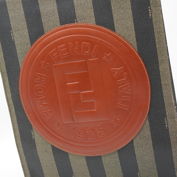 🍓FENDI Pecan Tote - Picture 4 of 15